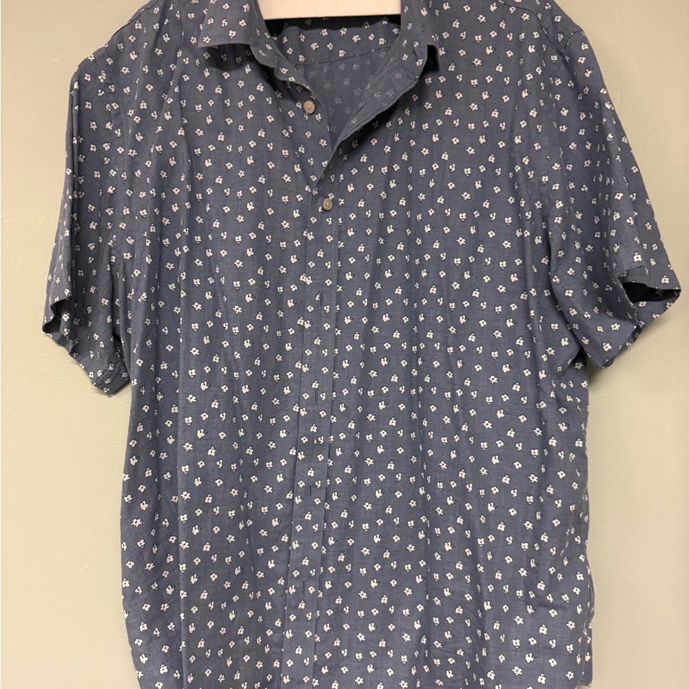UNTUCKit Men's Short-Sleeve Blue Button-Down Shirt with White Micro Floral Print